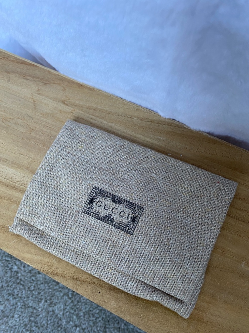 Gucci Brown GG Supreme Card Case with Gold Tiger Accent - Picture 8 of 8